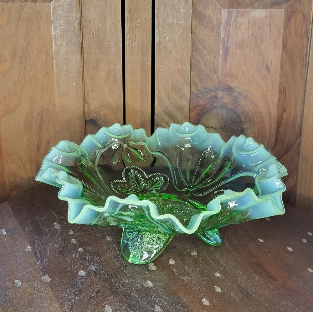 Antuque Green Glass Bowl - Picture 10 of 13